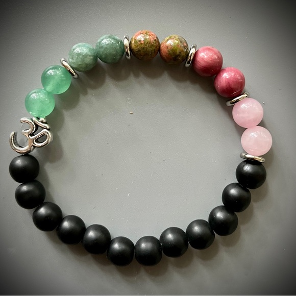 Heart Chakra Handcrafted Meditation Bead Bracelet Set - Picture 3 of 10